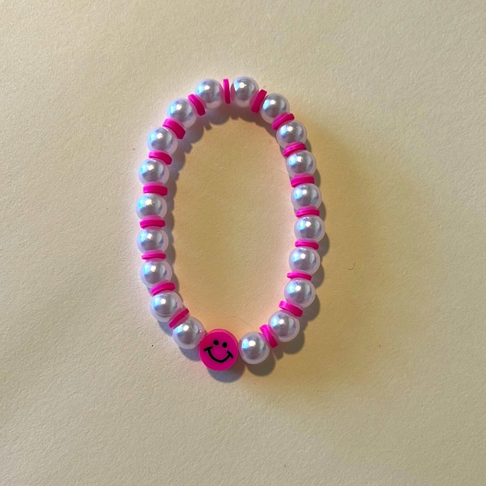 Pink pearl bracelet